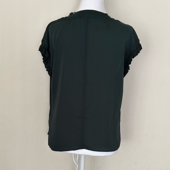 T TahariElegant Olive Green Women's Top Size Small - Picture 2 of 13